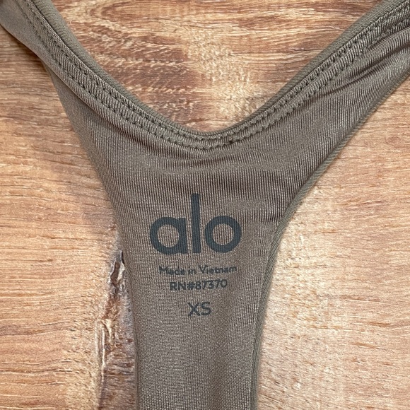Alo Yoga Sleek Back Bodysuit Size XS Brown Hot Cocoa Racerback Thong NWT $108 - Picture 5 of 10